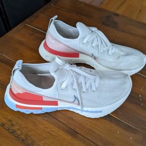 Nike React Infinity size 8